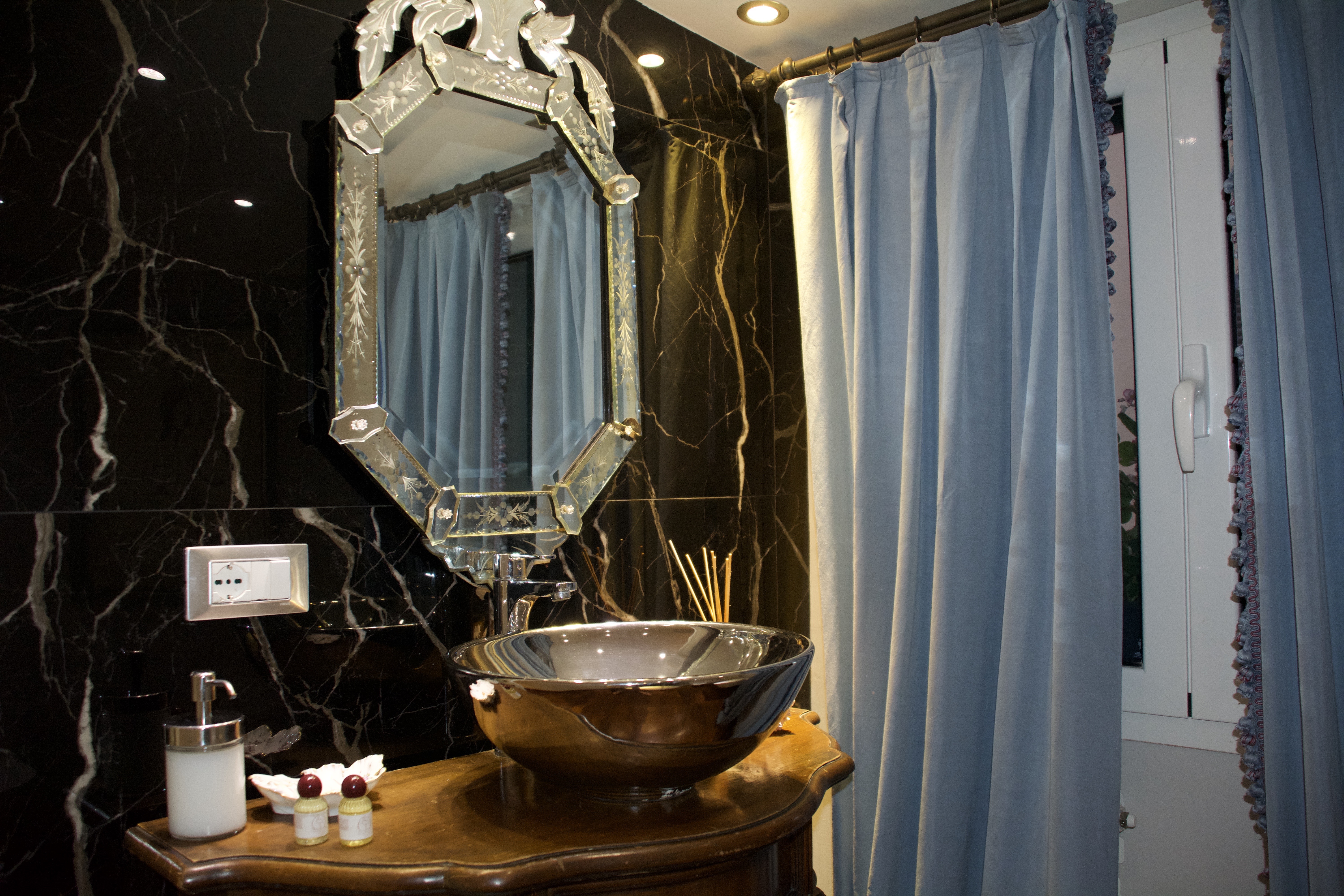 Twins Deluxe King Room