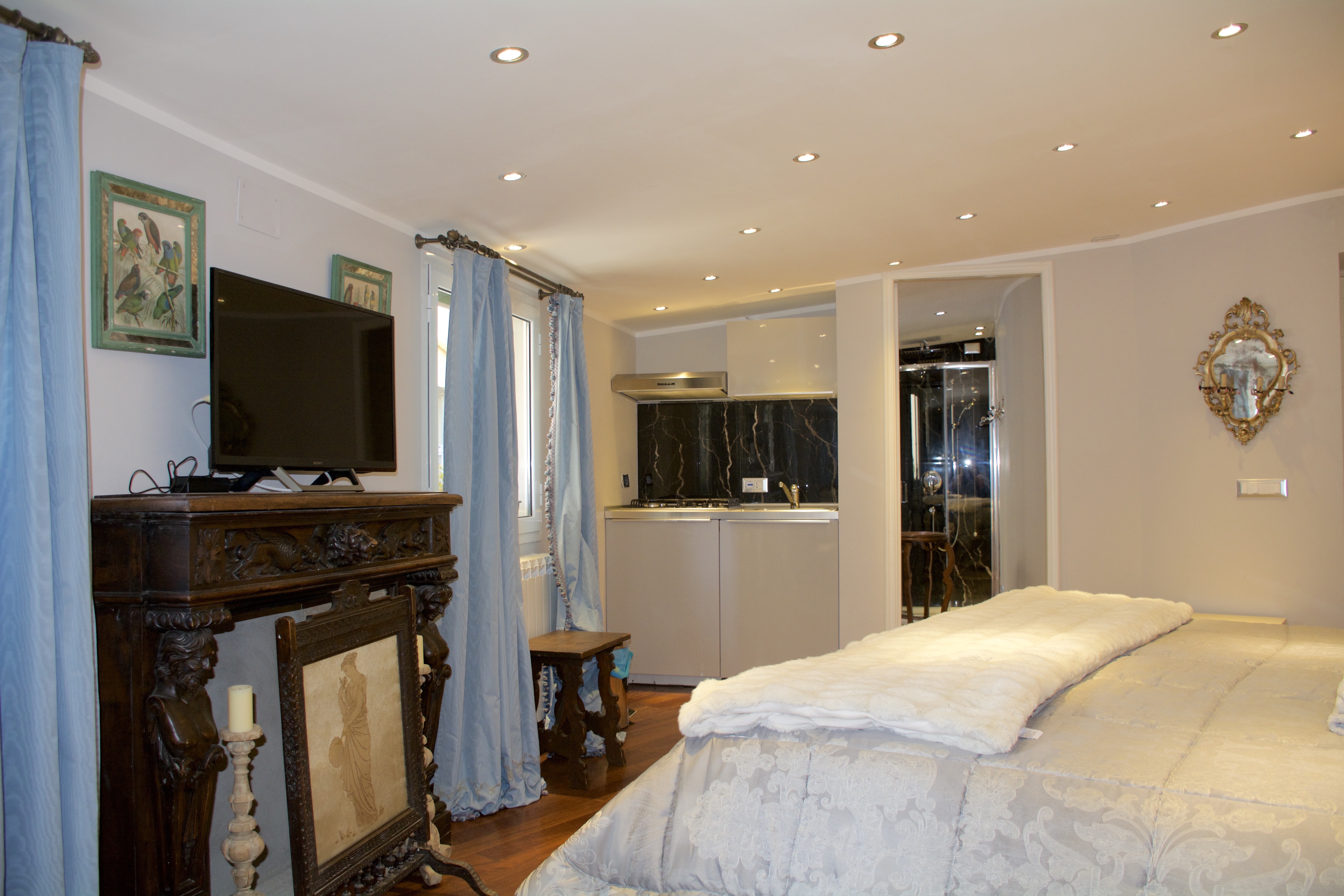 Twins Deluxe King Room