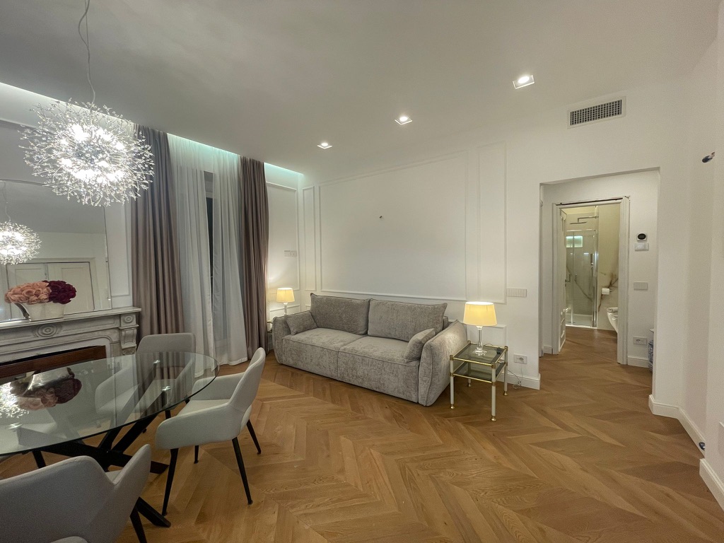 Twins Luxury 2 Bedroom Apartment - Image 2