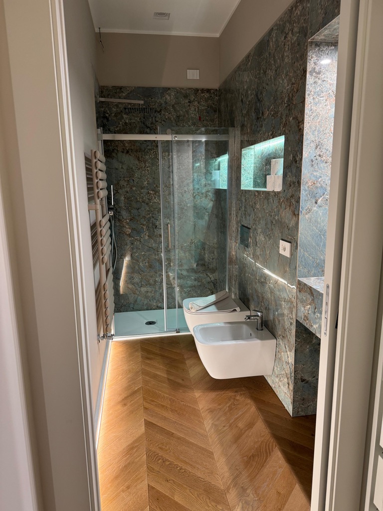 Twins Luxury 2 Bedroom Apartment - Immagine 10