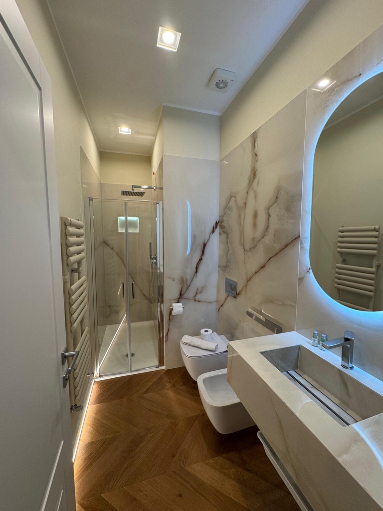 Twins Luxury 2 Bedroom Apartment